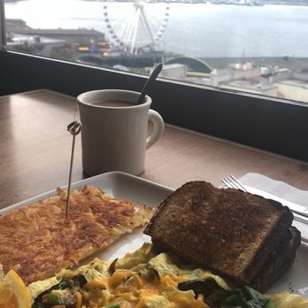Lowell's Restaurant - Seattle Joe's Omelet with cheddar hold the mushrooms. Yummy! - American Near Me - Seattle, Washington