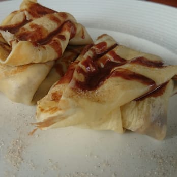 Portovello - Filloas con chocolate.  Guau! - Steakhouses Near Me - Allariz, Oregon