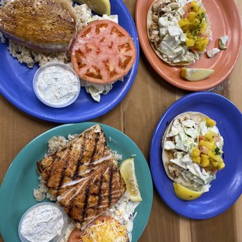 Coconuts Fish Cafe - Blackened Mahi Mahi over brown rice, Seared Tuna over rice & fish tacos - Seafood Near Me - Kihei, Hawaii