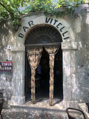 Bar Vitelli by null