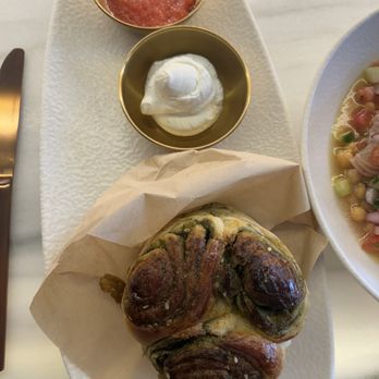 Barganzo - Break with a zatar swirl to dip in labneh and tomato. - Vegetarian Near Me - Madrid, M