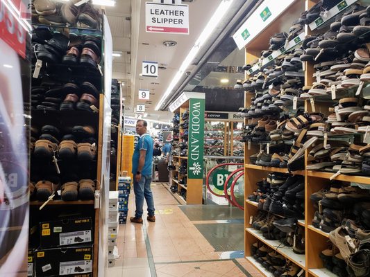 Mustafa Centre by null