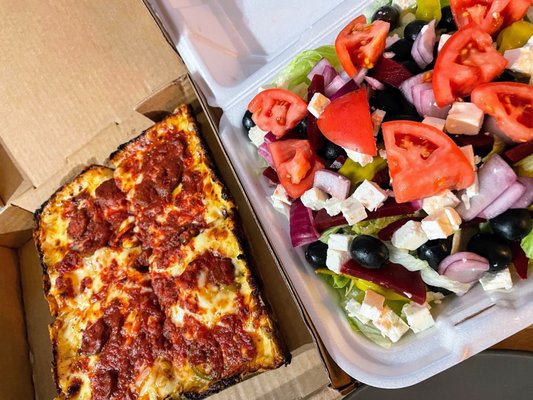 Loui's Pizza by null