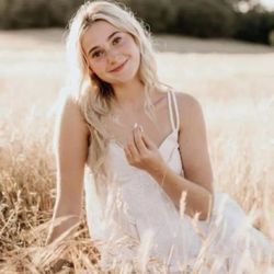 Meltdown Beauty Lounge - Summer blonde by Lisa 916-967-6358