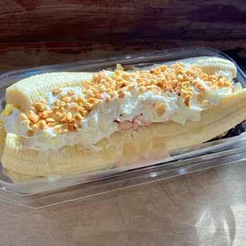 The Chocolate Moose - Vegan banana split (the ice cream is vegan, but the whipped cream is not) - Ice Cream & Frozen Yogurt Near Me - Bloomington, Indiana