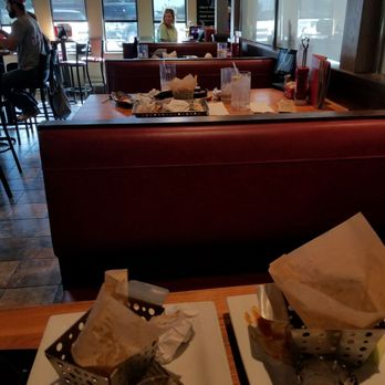Chili's - Tables dirty and flies... - Bars Near Me - Pflugerville, Texas Chili's - Tables dirty and flies... - Bars Near Me - Pflugerville, Texas