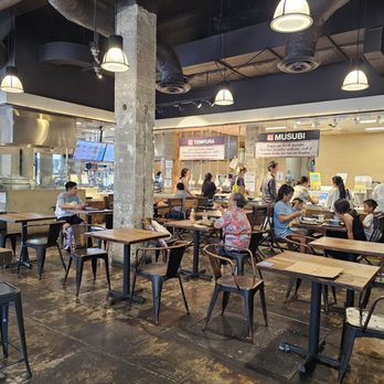 Marugame Udon - Indoor seating upon entering from Fort Street Mall entrance - Japanese Near Me - Honolulu, Hawaii Marugame Udon - Indoor seating upon entering from Fort Street Mall entrance - Japanese Near Me - Honolulu, Hawaii