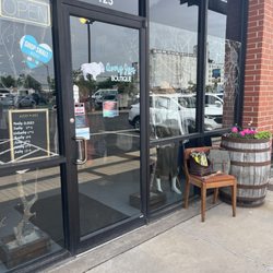Avery Joes - Front door
