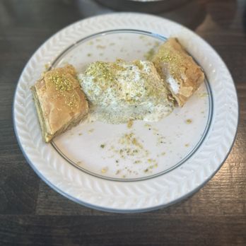 Madison Cafe and Grill - Pistachio baklava with vanilla ice cream - Lebanese Near Me - Edgewater, New Jersey