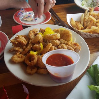 Surf Hut - Fried calamari - Seafood Near Me - Destin, Florida