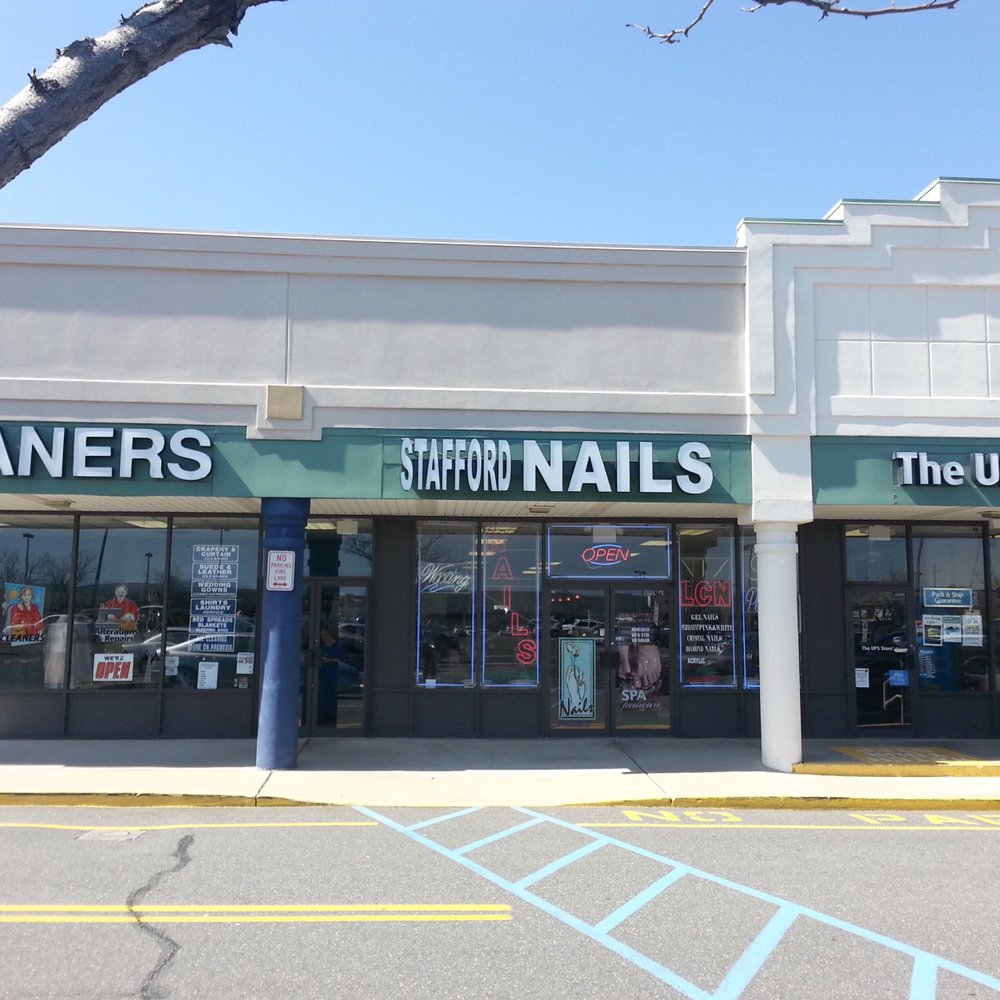 Stafford Nails Logo