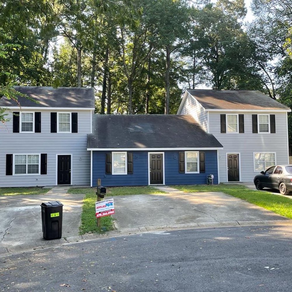 Slide of AppliedMax Siding