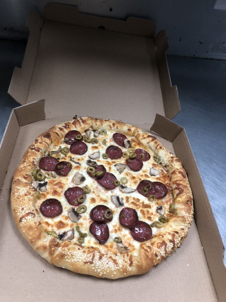 GOLDEN EDGE PIZZA Updated September 2024 24 Reviews 22014 Ford Rd