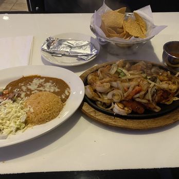 Tres Machos - Shrimp Fajitas - Mexican Near Me - Glen Allen, Virginia Tres Machos - Shrimp Fajitas - Mexican Near Me - Glen Allen, Virginia