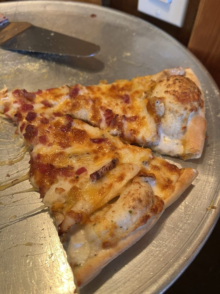 Food from Gambino's Pizza