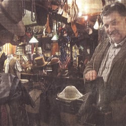 Western Trading Post - Dirk Bollmann in seinem Western-Laden. [Quelle für den Foto-Ausschnitt: Mike Röser, WAZ 9.. 10. 08]
