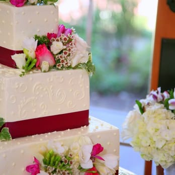 Divine Desserts - Bagwill Wedding Flower Farm Inn Loomis, CA - Bakeries Near Me - Loomis, California Divine Desserts - Bagwill Wedding Flower Farm Inn Loomis, CA - Bakeries Near Me - Loomis, California