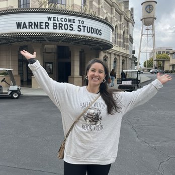 Warner Bros. Studio Tour Hollywood - Classic water tower pictyre - Amusement Parks Near Me - Burbank, California Warner Bros. Studio Tour Hollywood - Classic water tower pictyre - Amusement Parks Near Me - Burbank, California
