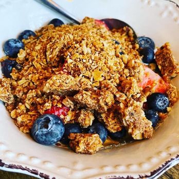 Bea - Granola yogurt - Cocktail Bars Near Me - New York, New York
