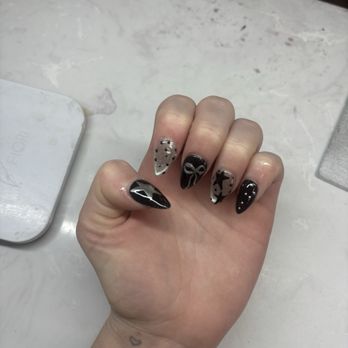 Anna Nails Spa - Nail Salons Near Me - Hazel Park, Michigan
