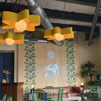 Daisy Bar - Indoor interior. - Coffee & Tea Near Me - Indianapolis, Indiana