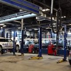 Concession Ford - 440 Lincoln Laval