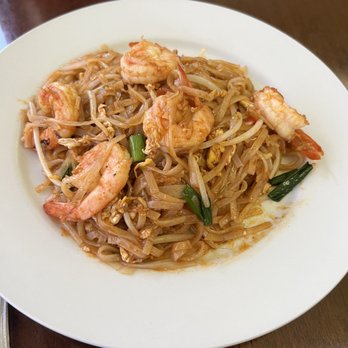 Thai Erawan Restaurant - Shrimp pad thai - Thai Near Me - Yorktown, Virginia Thai Erawan Restaurant - Shrimp pad thai - Thai Near Me - Yorktown, Virginia
