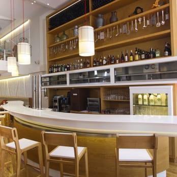 Poncelet - Barra alta entrada - Cheese Shops Near Me - Madrid, M
