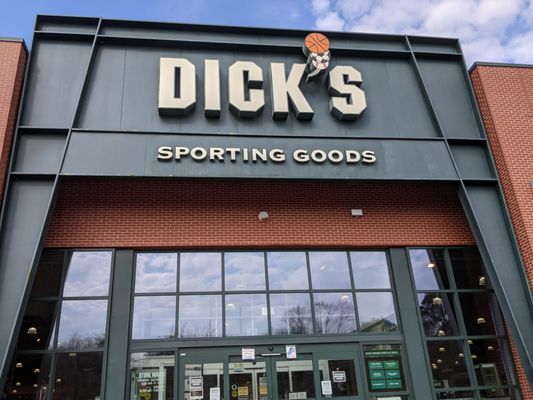DICK'S Sporting Goods by null