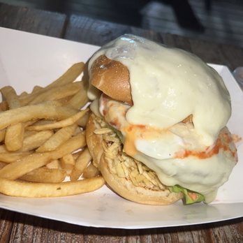 Cositas Ricas - Hamburguesa Quesuda (Cheeseburger with cheese on top) - Food Trucks Near Me - Lutz, Florida Cositas Ricas - Hamburguesa Quesuda (Cheeseburger with cheese on top) - Food Trucks Near Me - Lutz, Florida