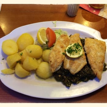 Knurrhahn - Und so sieht der Grünkohlfisch aus. Üppig und sehr lecker! - Seafood Near Me - Bremen, HB Knurrhahn - Und so sieht der Grünkohlfisch aus. Üppig und sehr lecker! - Seafood Near Me - Bremen, HB