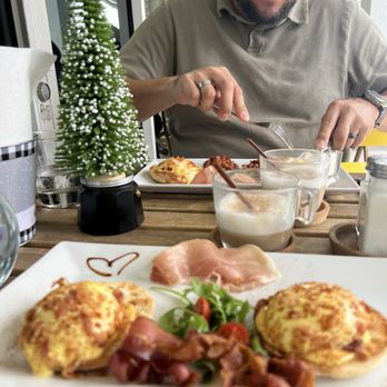 Café Bea - Cafes Near Me - Miami, Florida Café Bea - Cafes Near Me - Miami, Florida