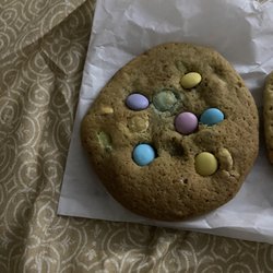 Nina's Cookie Explosion - Spring M&M cookie