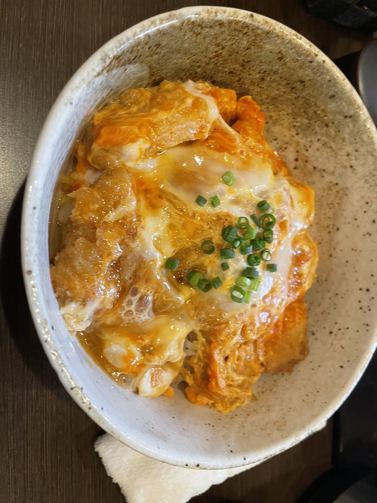 楽 Tanoshi Japanese Tapas and Sake Bar