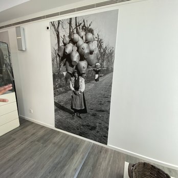 Museu de Olaria - Impressive, underpaid, underappreciated female worker supplying water - Art Museums Near Me - Barcelos, 03