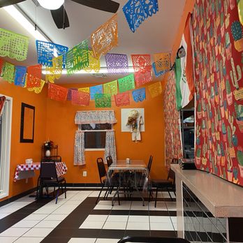 Los Chulos Mexican Restaurant - tables, chairs, and a ceiling fan - Mexican Near Me - Berlin Township, New Jersey