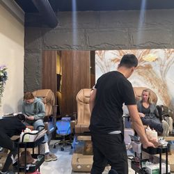Chic Nail Lounge