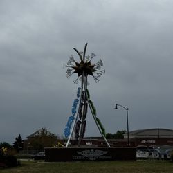 Auburn, Cord, Duesenberg Sculpture