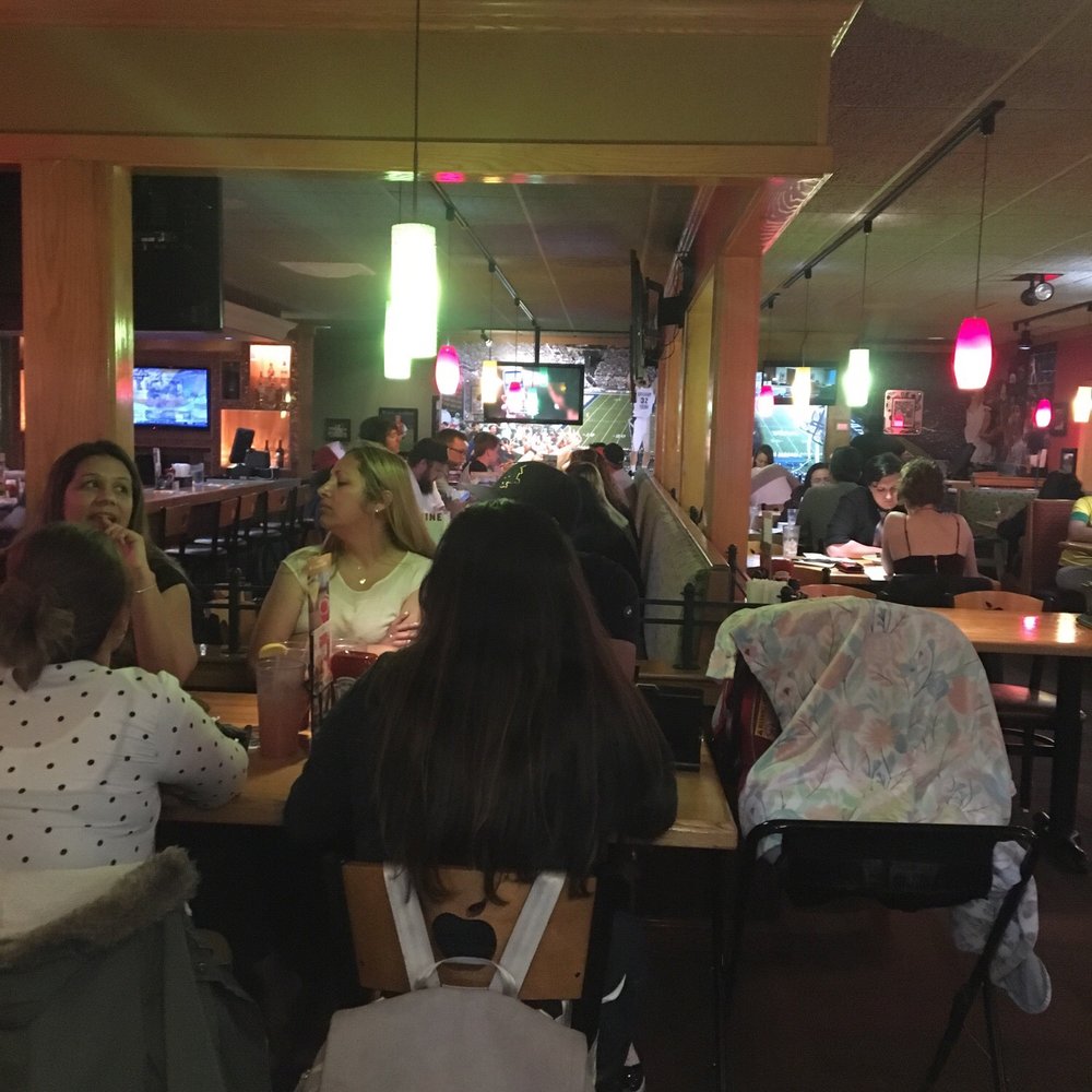 Applebee's Grill + Bar - Bar area - American Near Me - Orem, Utah