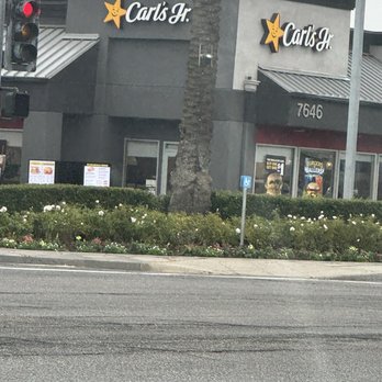 Carl's Jr - ...... - Fast Food Near Me - Fresno, California