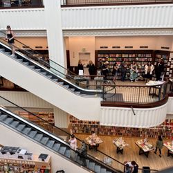Barnes & Noble