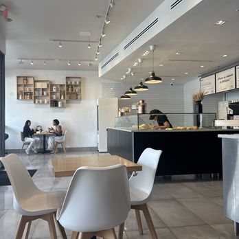La Mantequeria - Bakeries Near Me - Fort Lauderdale, Florida