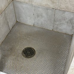 Anytime Fitness - West Knoxville - Shower areas