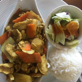 Basil House - Yellow Curry with chicken - Thai Near Me - Texas City, Texas