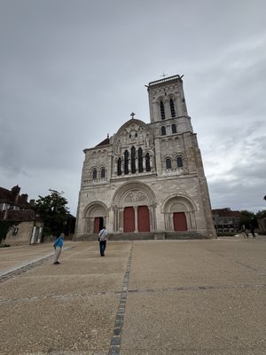 Basilique de Vézelay by null