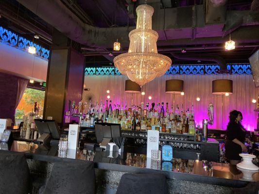 Suite Restaurant / Lounge by null