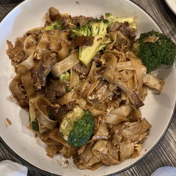Cafe Equator - Pad See Ew - Thai Near Me - Metairie, Louisiana