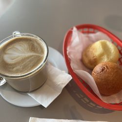 Area 57 Colombian Restaurant & Bakery - Cafe' con leche and pane bon