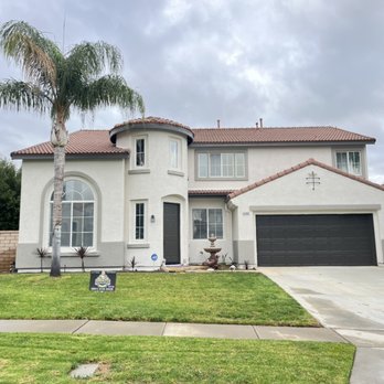 Lorenzo's Painting Services - Off white, beige, and dark brown home - Painters Near Me Lorenzo's Painting Services - Off white, beige, and dark brown home - Painters Near Me