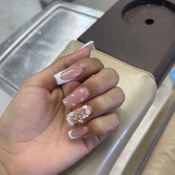 Golden Hour Nails - Nail Salons Near Me - Fresno, California